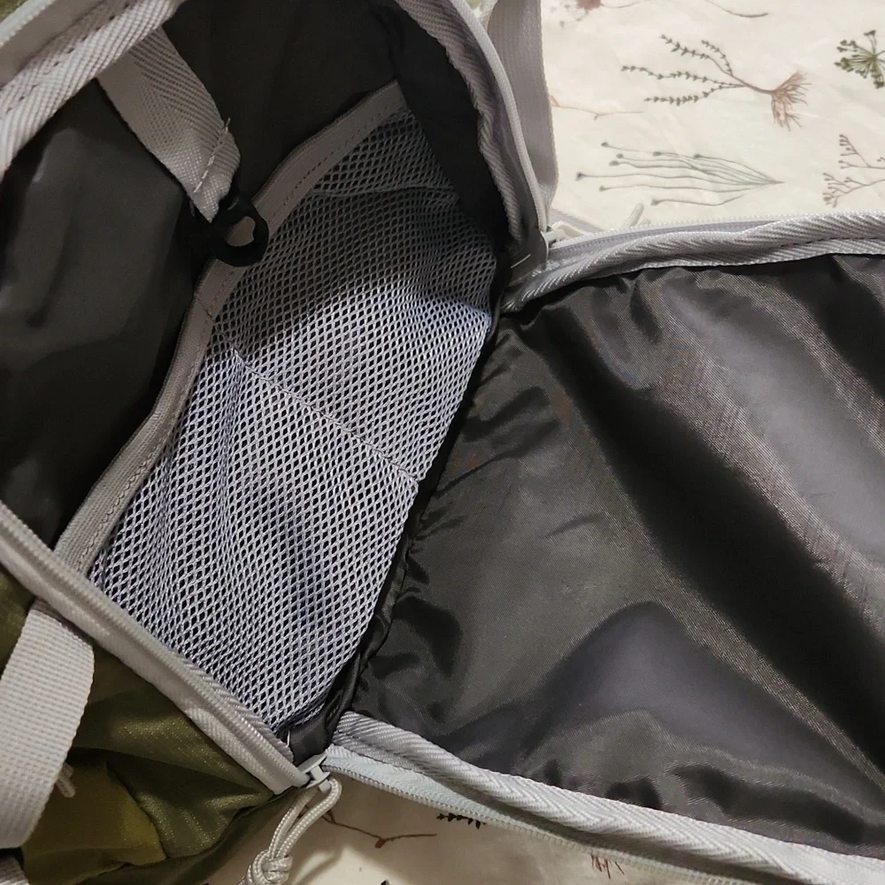 ***SALE 3 for $20*** Kelty Green Picnic Cooler - Picture 9 of 10